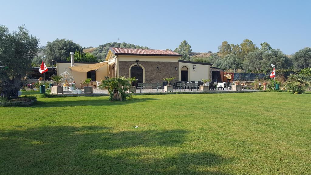 Agriturismo Donna Beatrice Bianco Eksteriør billede