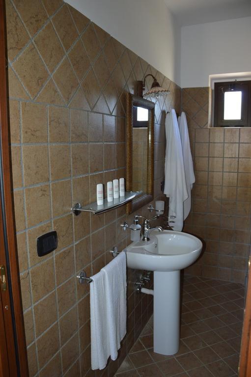 Agriturismo Donna Beatrice Bianco Værelse billede