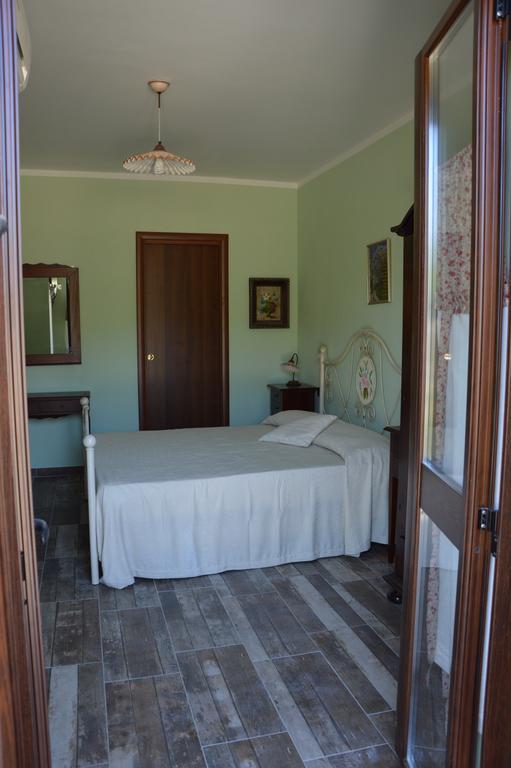 Agriturismo Donna Beatrice Bianco Værelse billede