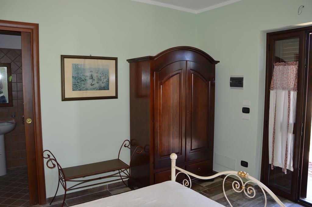 Agriturismo Donna Beatrice Bianco Værelse billede